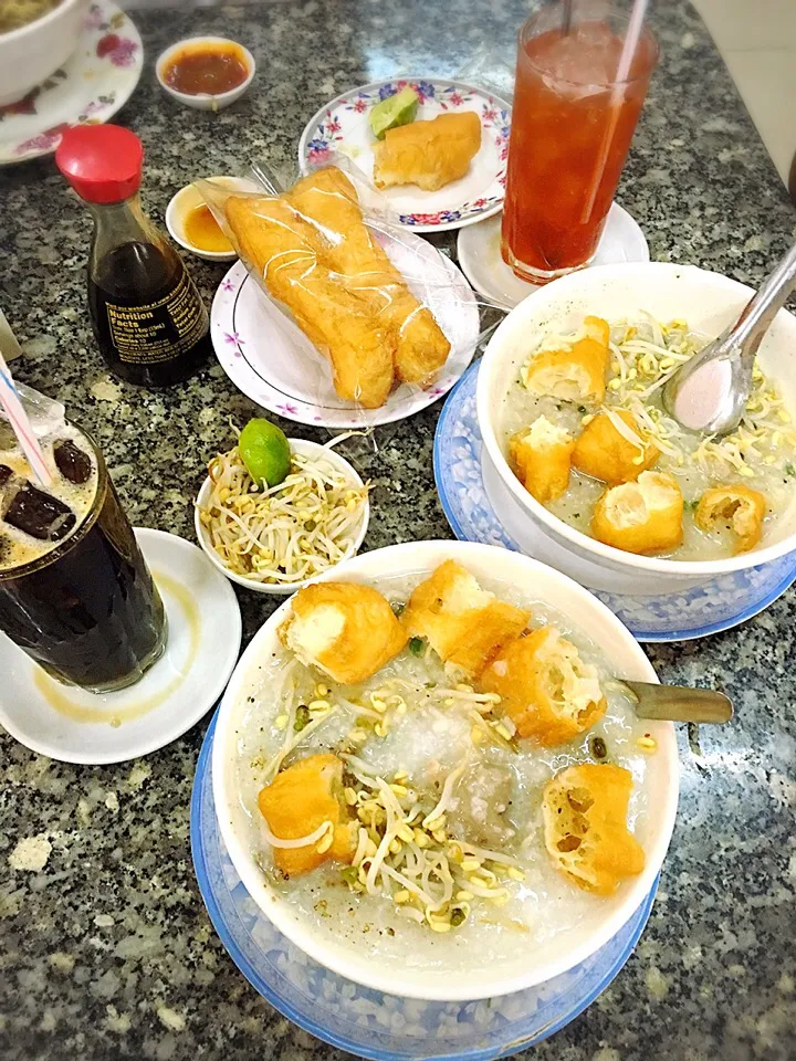 Khmer Breakfast in Phnom Penh Cambodia|jirawanさん