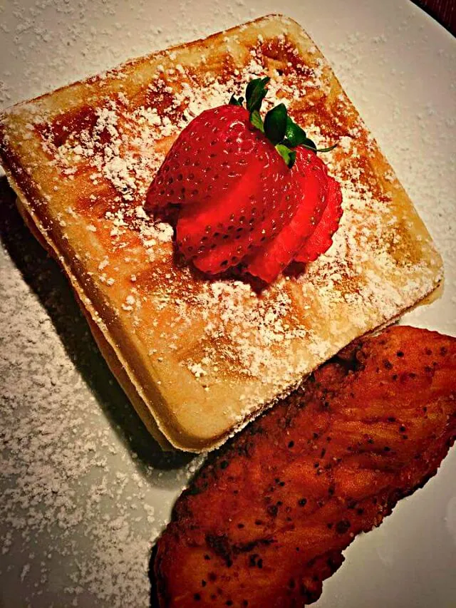 💞💕Mother's Day 2016 Food Round Up💕💞

🍓 🍃🍓Fluffy Waffles Garnished with Fresh Strawberries🍓🍃🍓 
 #Breakfast/Brunch 
 #Beignet / Pancake  #Main dish 
 #Fruit #Side|Alisha GodsglamGirl Matthewsさん