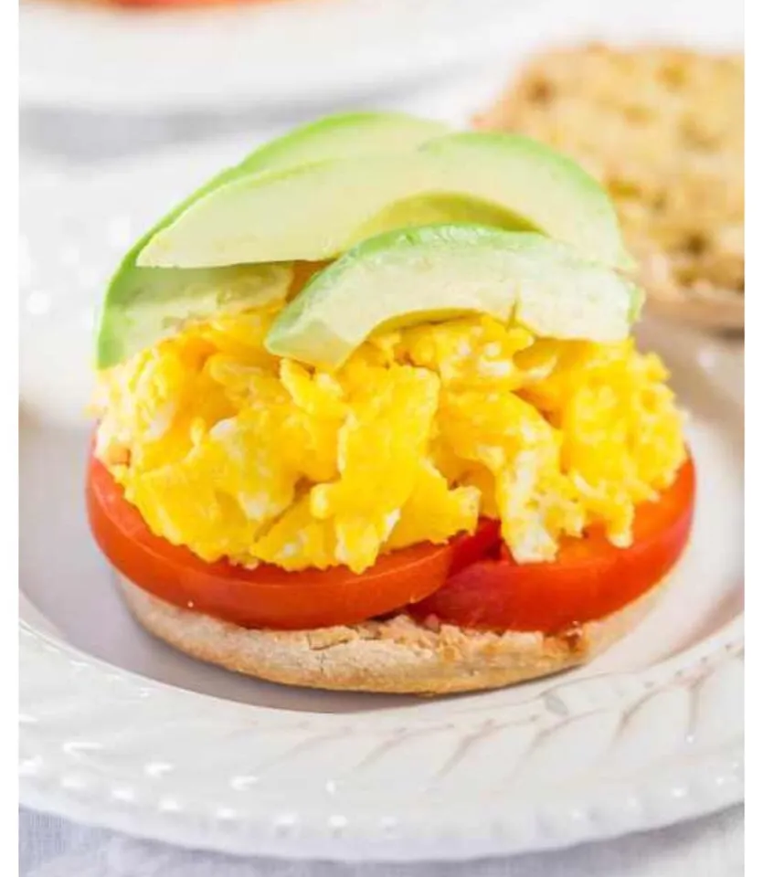 Avacado Scrambled Egg Tomato Muffin|💕Food Love💕さん