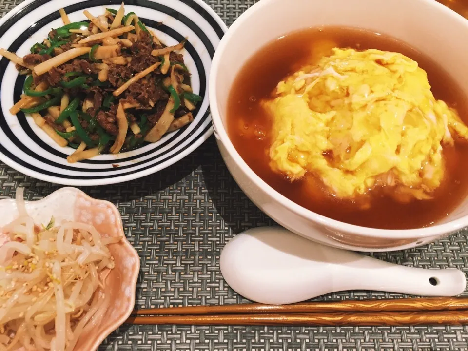 Snapdishの料理写真:天津飯、青椒肉絲、もやしのナムル|のぴさん