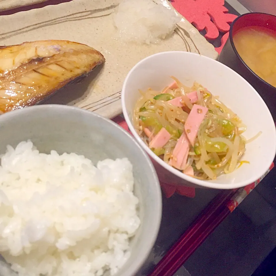 サバの塩焼き もやしの春雨中華サラダ 大根の味噌汁|𝕜𝕪𝟙𝟘𝟚𝟘𝟙𝟠さん