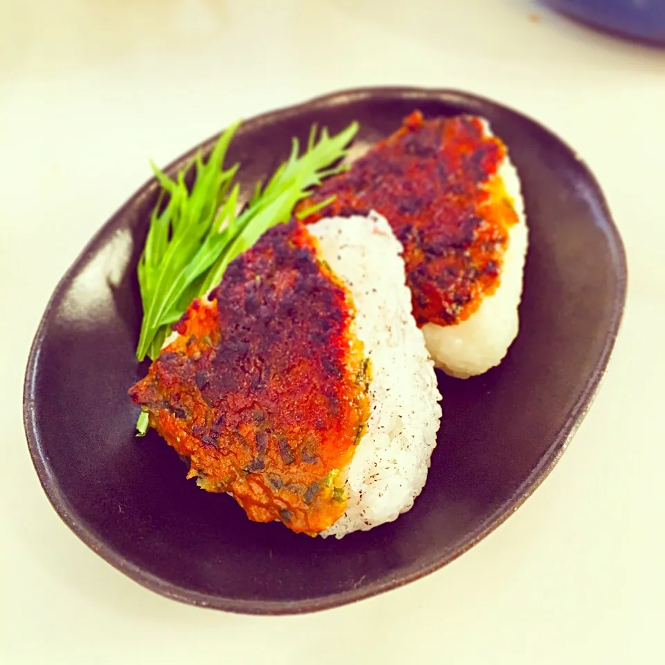 ネギ味噌焼きおにぎり  白いご飯とゆかりご飯|ゆう兄ちゃんさん