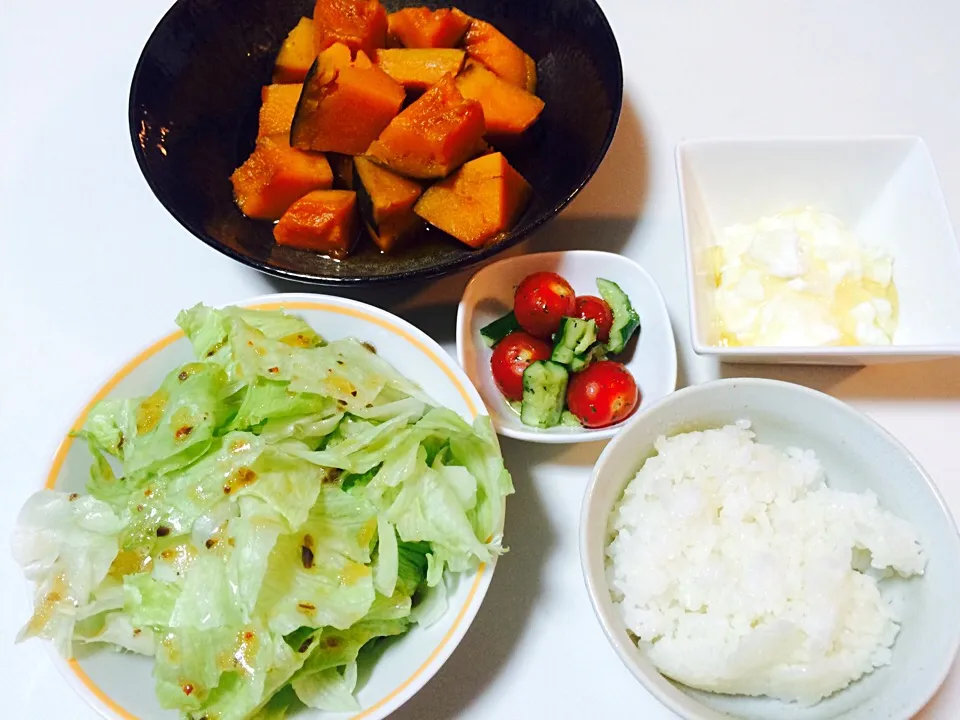 かぼちゃの煮物
トマトときゅうりのマリネ
グリーンサラダ
水切りヨーグルトはちみつがけ|あいさん