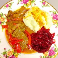 Ribs and pork in sweet and spicy sauce with peppers and onions sided with butter mash potatoes and beets.|CookingWithLoveさん