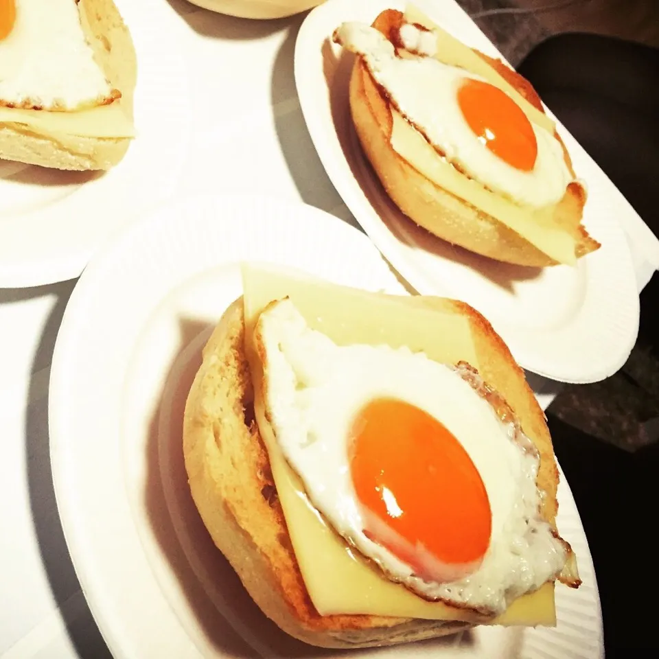 Snapdishの料理写真:エッグチーズトースト🍳|duffyboyさん