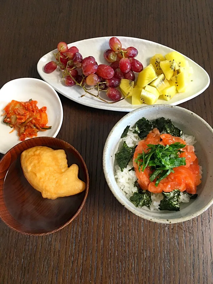 5月11日朝ごはん サーモンたたき丼|やすこさん