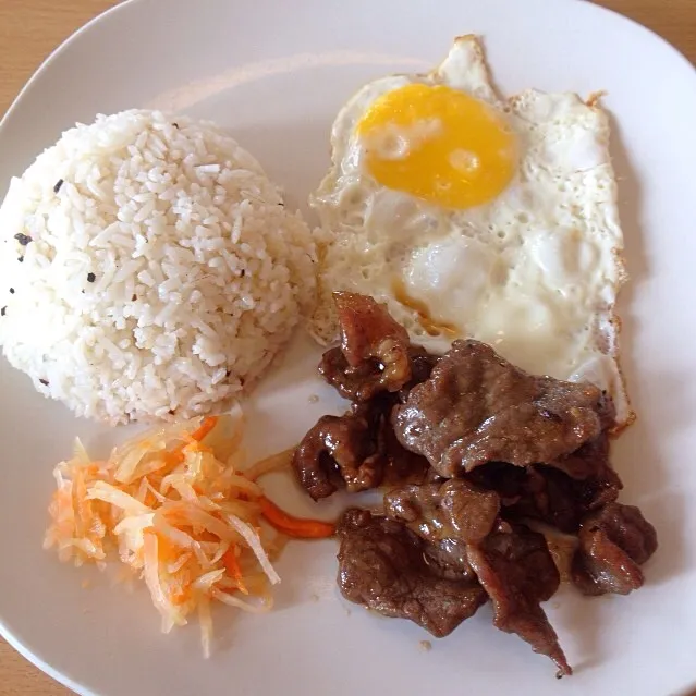 Beef Tapa というフィリピンじゃよくある朝定食|Kenny Hiraiさん