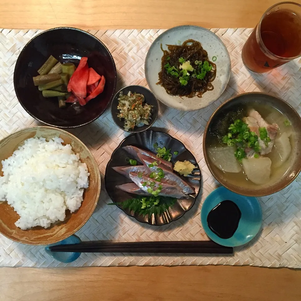 鯵刺身、豚バラ大根のおでん、もずく酢、ウド味噌漬、赤かぶ漬|maruruさん