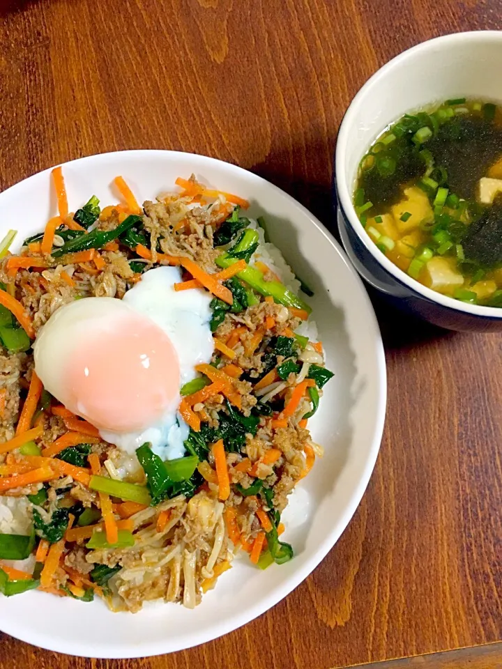 ジューシーそぼろと野菜のビビンバ & 小ねぎとのり、豆腐の韓国風スープ|yumyum😋さん