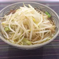 インスタント麺に野菜をドパー！！|あいさん