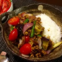 Snapdishの料理写真:季節の野菜ドライカレー