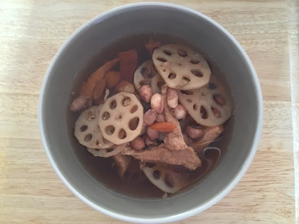 Pork Ribs with Lotus Roots Soup|Anne Willさん