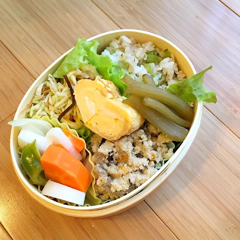 今日のお弁当

卵焼きのハート、いびつな型に…|chouさん