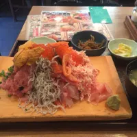 Snapdishの料理写真:ぶっかけ寿司こぼれ盛り|to-takeさん