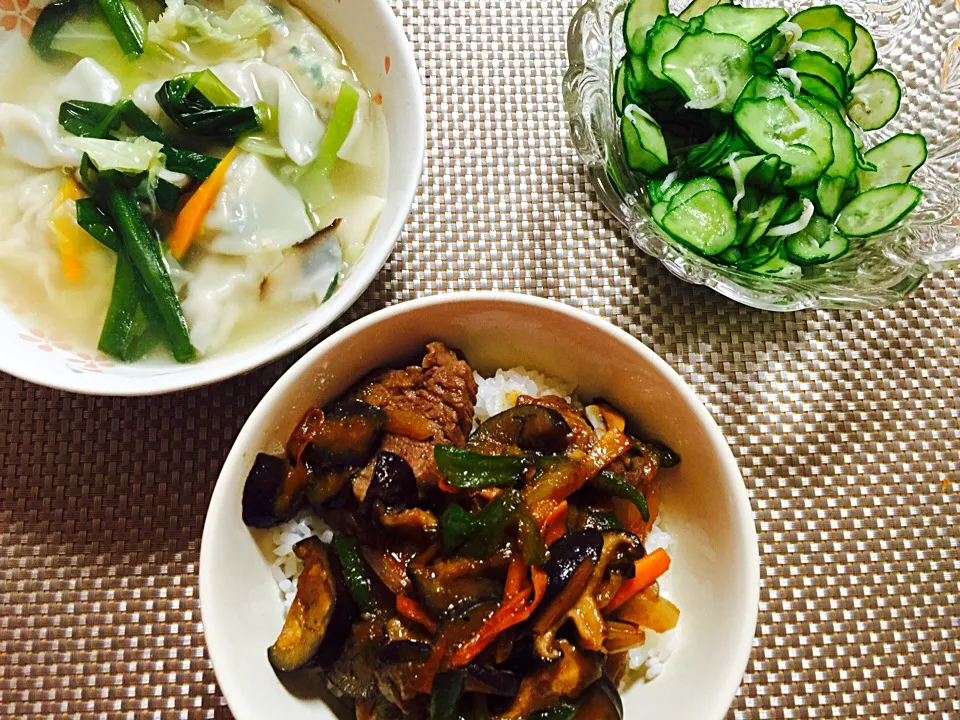 焼肉丼
餃子スープ
酢の物|さえさん