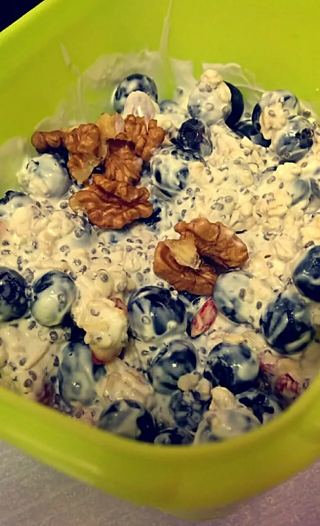 my #oatmeat #blackberries #greekjogurt #chia #oat|LucieFoodさん