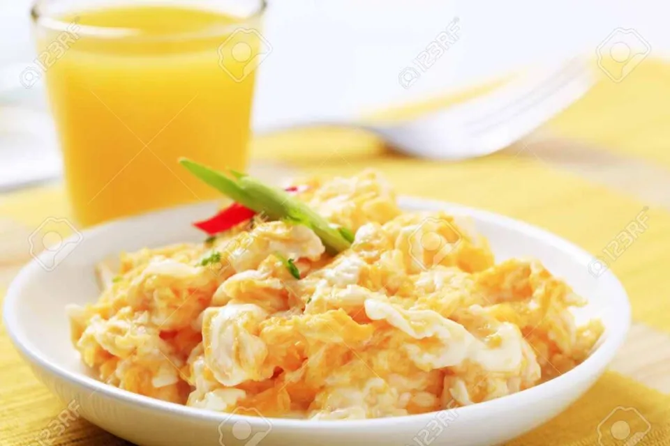 Scrambled Eggs And Cheese|💕Food Love💕さん