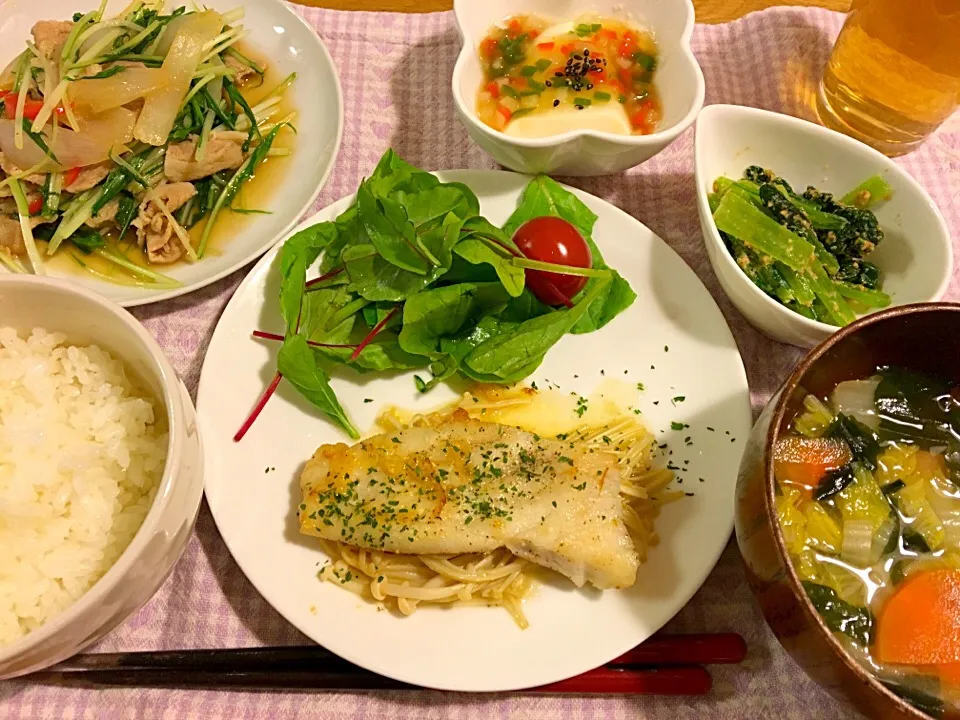 ＊タラのムニエル〜レモンバターソース
＊水菜と豚肉の柚子胡椒炒め
＊和風餡をかけた温豆腐
＊小松菜の胡麻和え
＊白菜と人参とワカメの味噌汁|モケモケさん