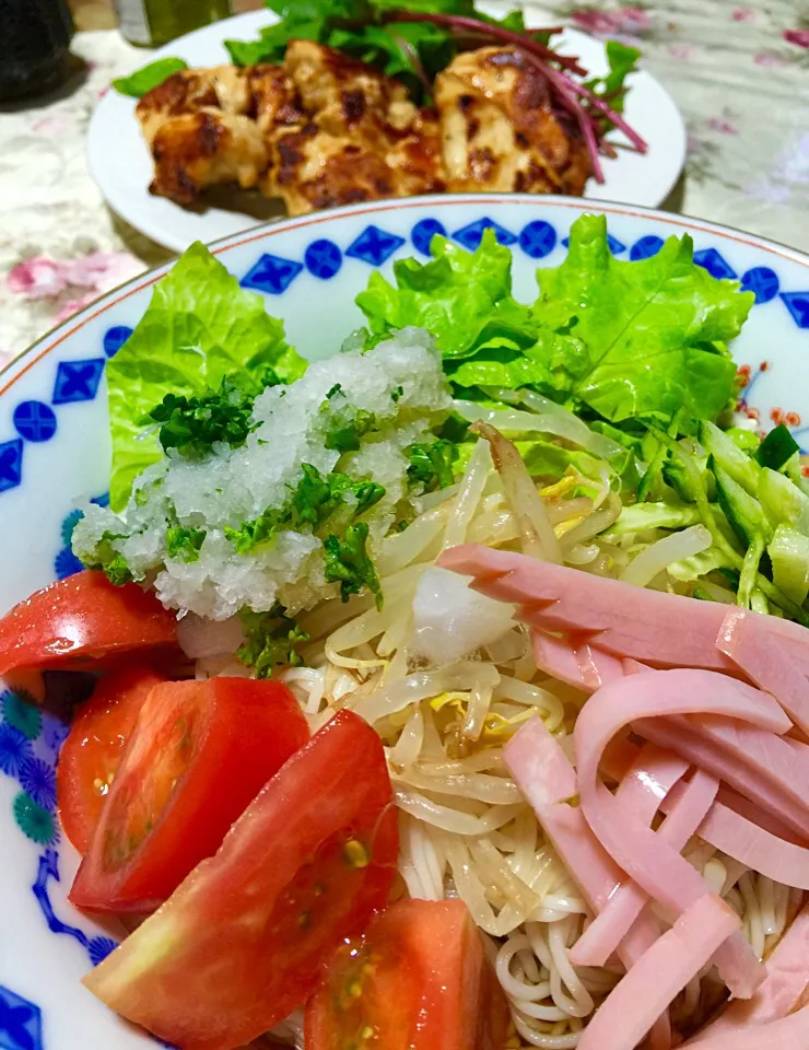 冷たい具だくさん素麺と鶏のむね肉焼きに大根おろし ぽん酢かけ|keikoさん