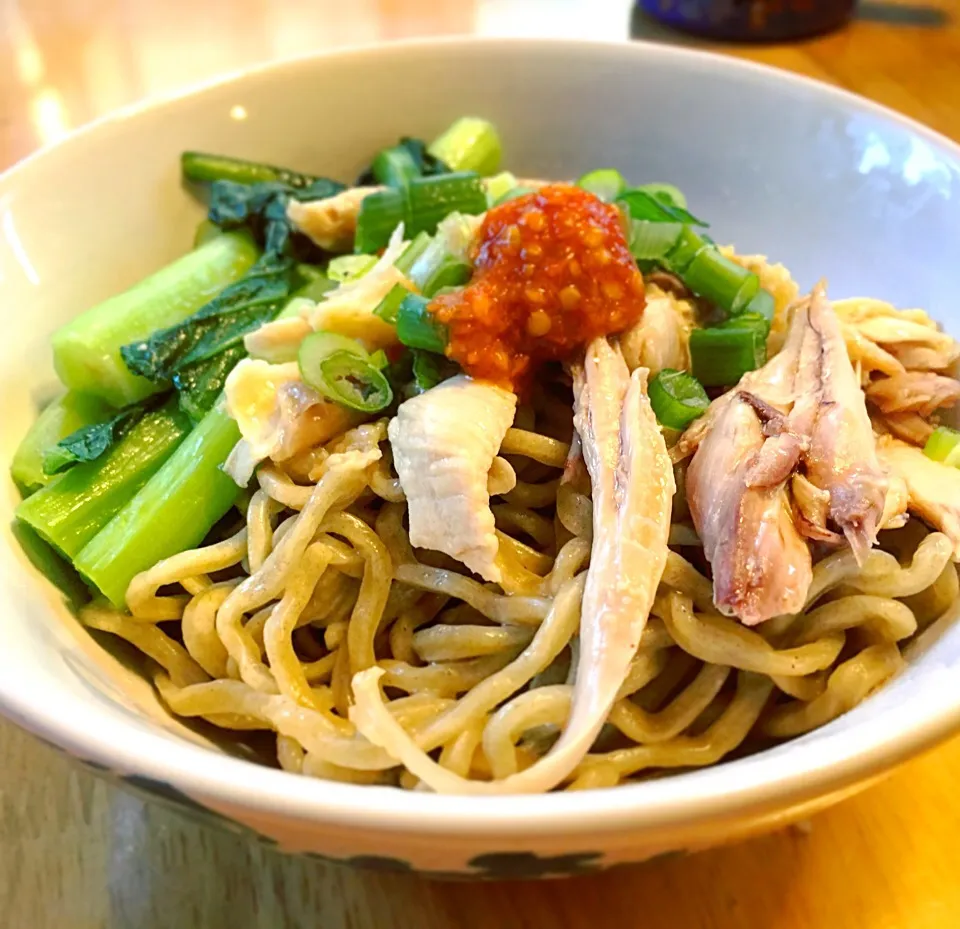 Noodle served with boiled chicken and veggie|SweeTeaさん