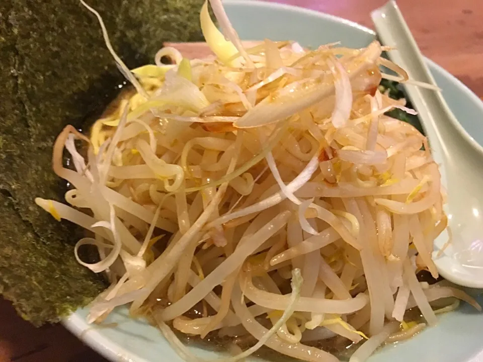 Snapdishの料理写真:ドカ盛り野菜ラーメン|tecklさん