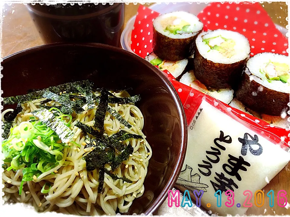 ぶっかけトロロ蕎麦&サラダ巻き🍱٩(*˘ ³˘)۶❤|BOSS.あーちゃんさん