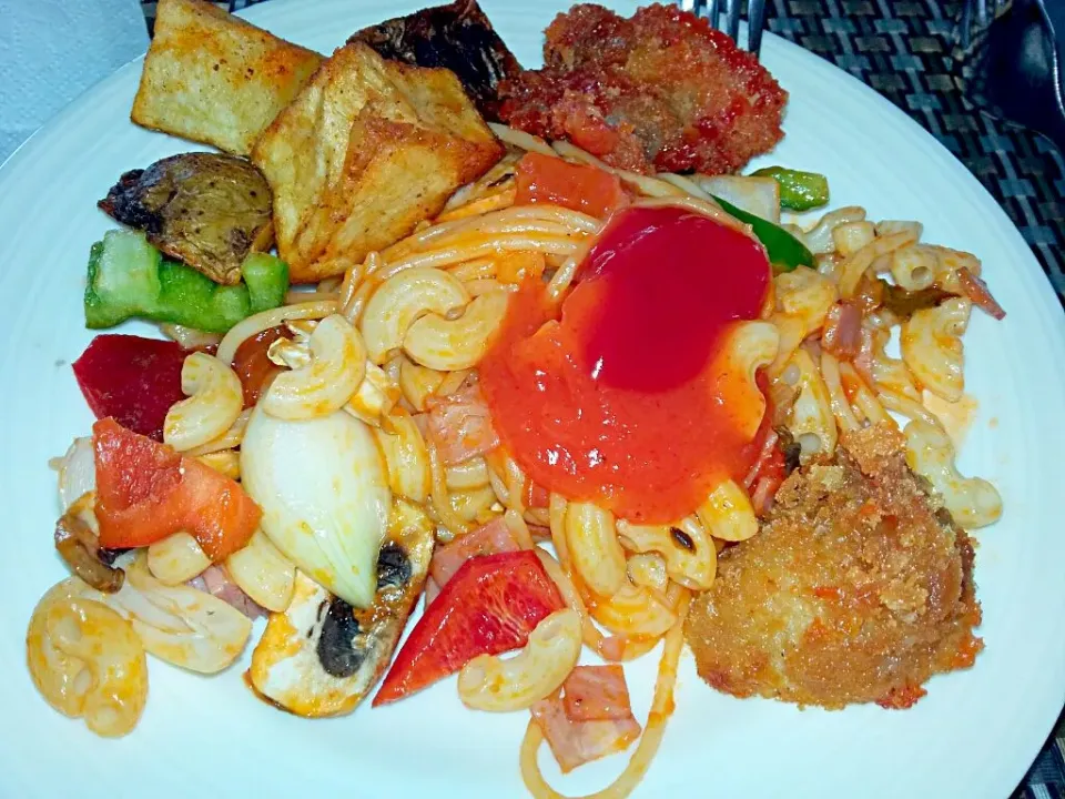 Mix Pasta..
#IndonesianFood #ItalianFood #GrandTjokro|Putri Maulidiyantiさん