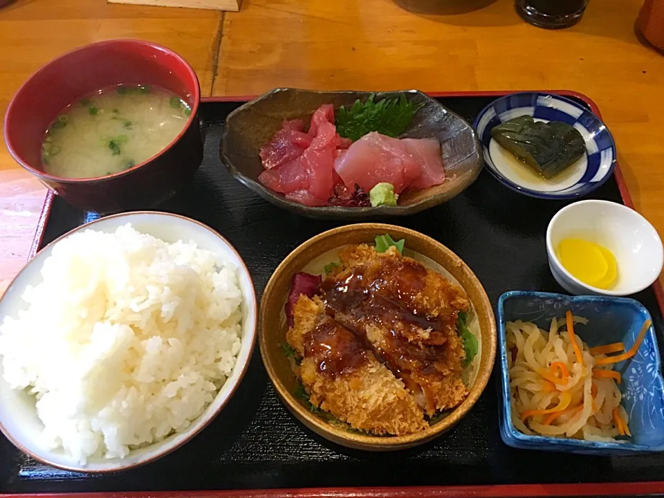 クラ〼さんとこの
まぐろホホカツ♡
日替わり定食を食す（≧∇≦）|noricomicさん