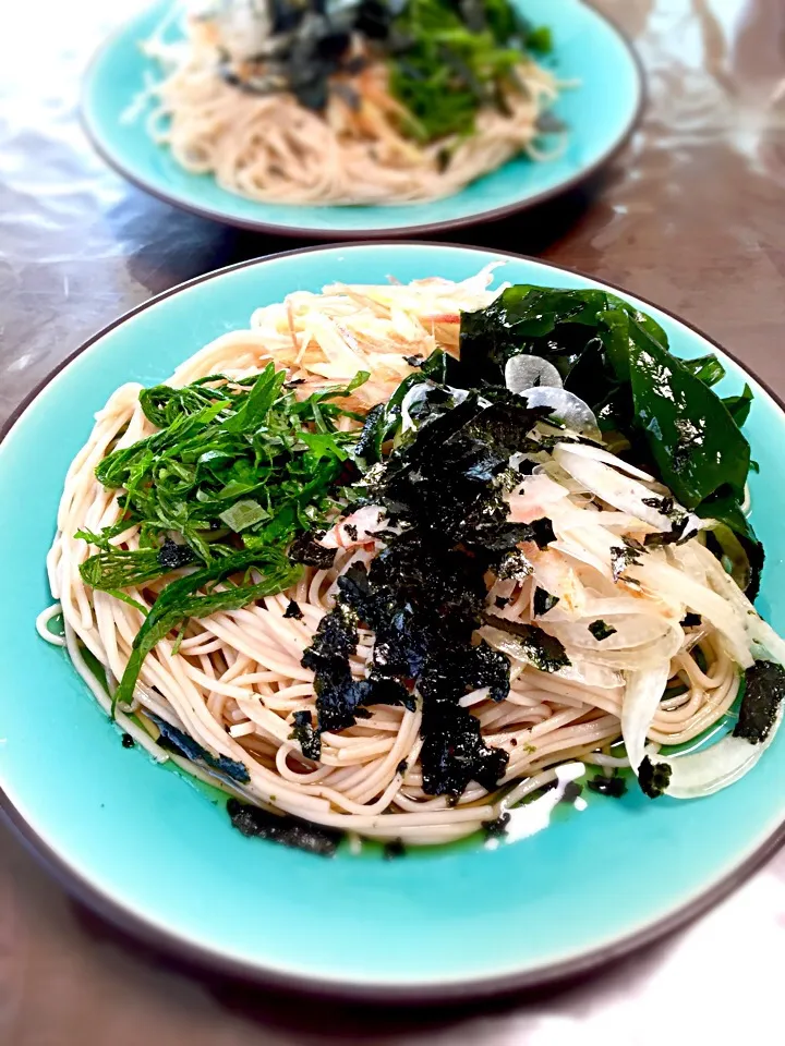 新わかめと新玉葱のぶっかけ更科蕎麦 大盛り|tachiさん