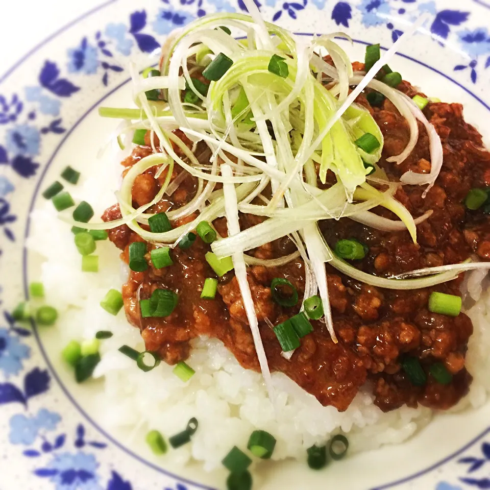 中華風肉味噌丼|下宿hirota＆メゾンhirotaさん