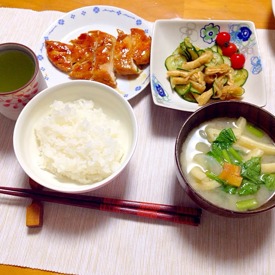 鶏肉の照り焼き
きざみ揚げときゅうりの酢の物
味噌汁|hanaさん