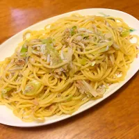 Snapdishの料理写真:じゃことツナの和風パスタ|kanachanmanさん