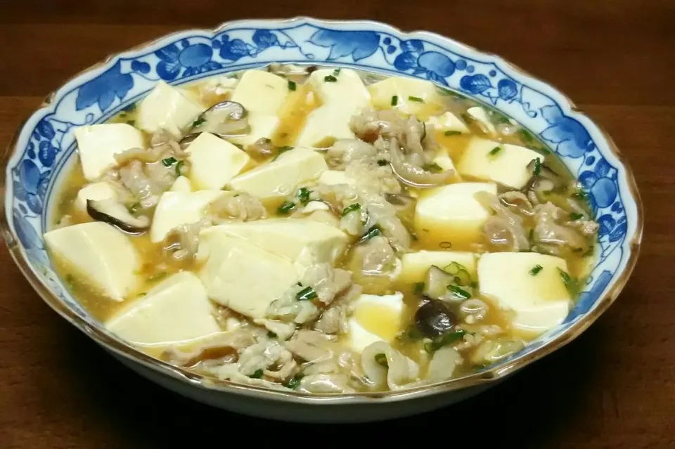 豆腐煮😋
魚のアラで取っただしで煮たよ～✨|あらいぐまのしっぽさん