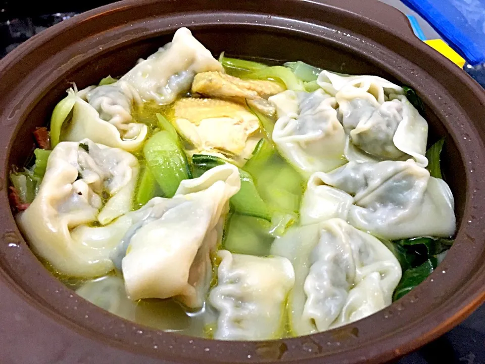 Snapdishの料理写真:砂窩雲吞雞 braised chicken with wonton in casserole|Winona Lamさん