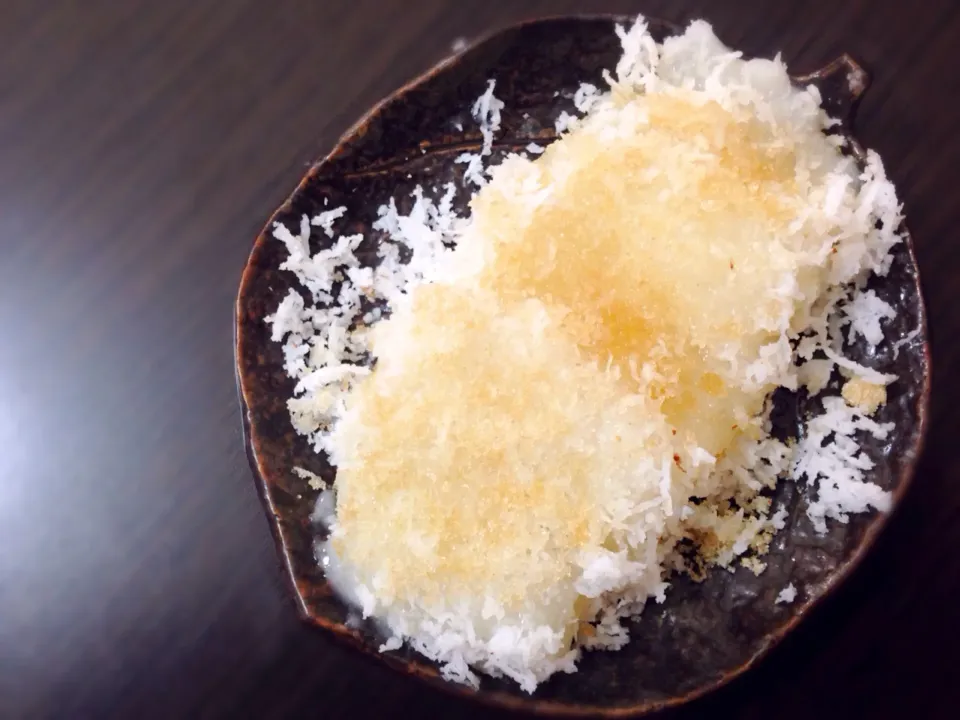 Snapdishの料理写真:Coconut-Meat-and-Sugar-Coated Mochi
ココナツと砂糖餅|Nyam | 照ちゃんさん