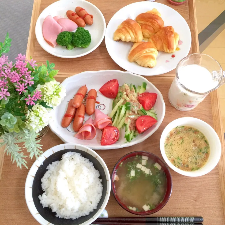 Snapdishの料理写真:5/15❤︎主人と娘の休日朝ごはん❤︎|Makinsさん