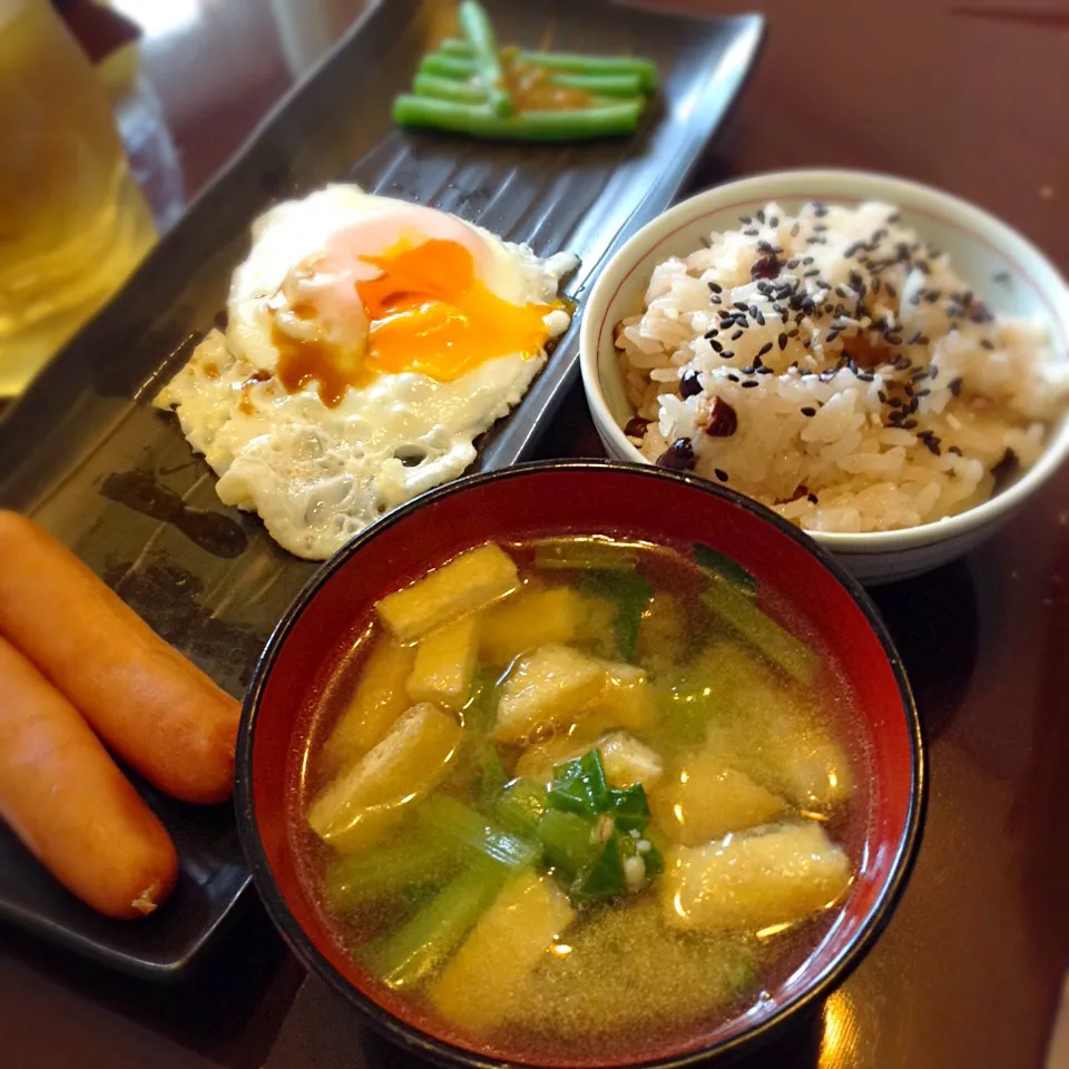 Snapdishの料理写真:日曜の朝ごはん〜❗️普通なのが幸せ〜〜|yukoさん