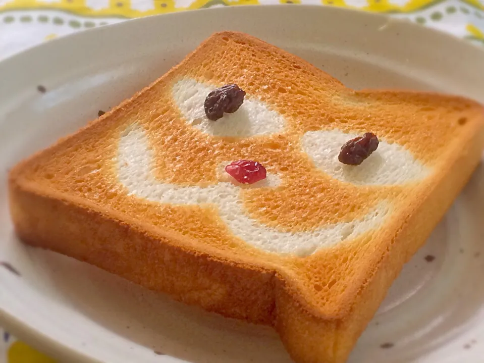 ねこパン🍞(ΦωΦ)💕
ねこパンチ👊じゃないよ（笑）|USO-8000さん