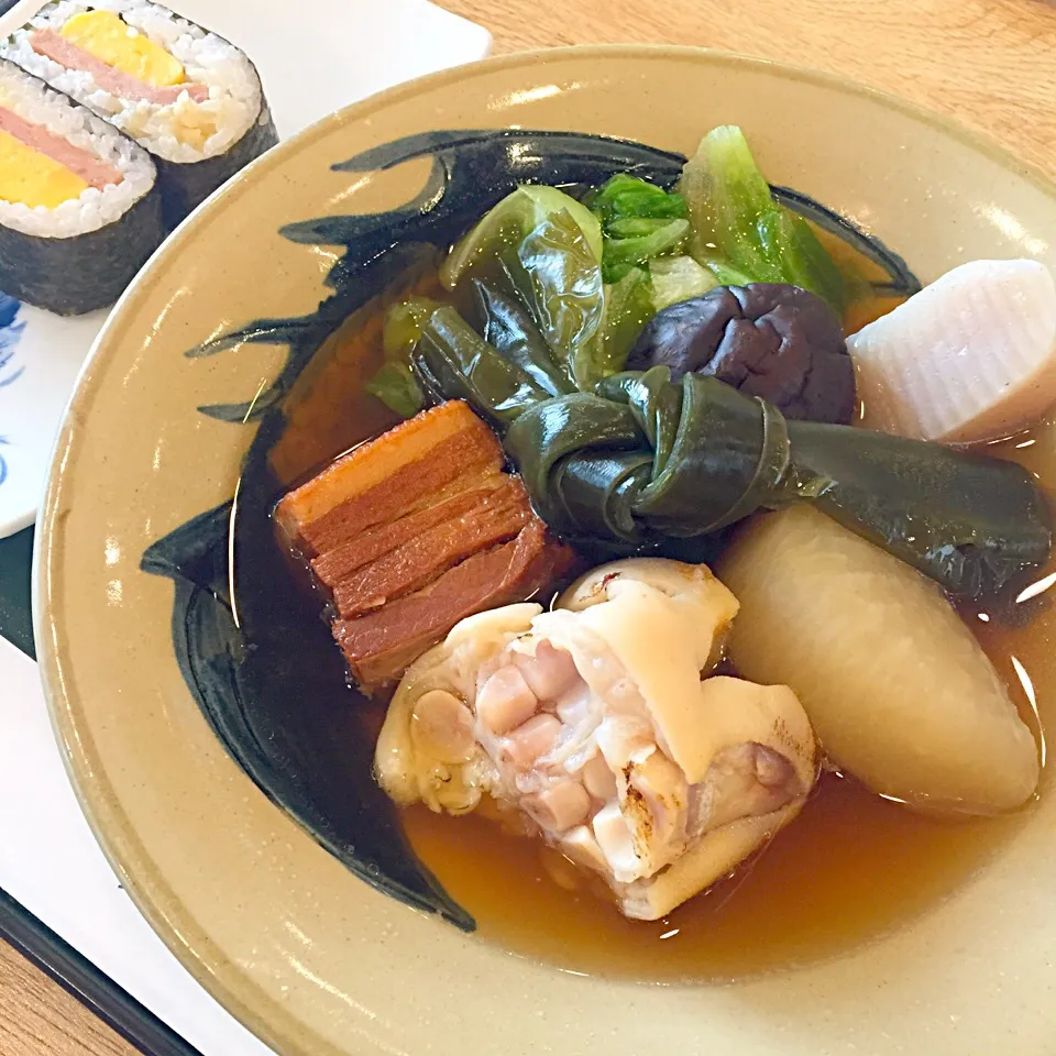 那覇空港で旅行最後の食事は、うちなーおでんとポーク玉子おにぎり|カナ☆デップさん