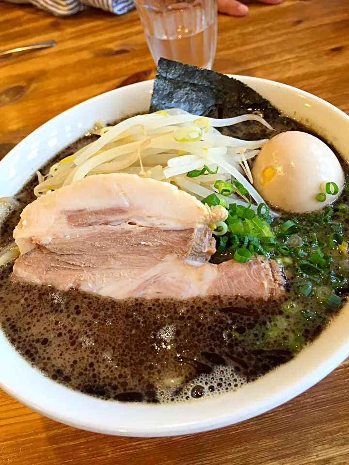 豚骨醤油のラーメン🍜|ぽっちゃんさん