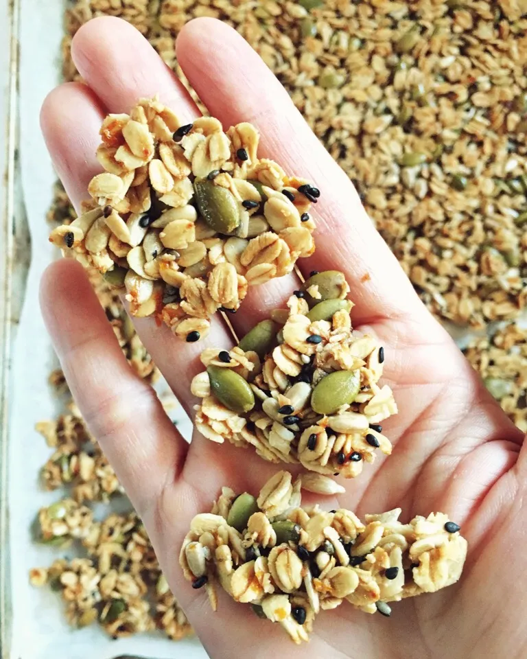 Black sesame orange granola clusters|coxiella24さん