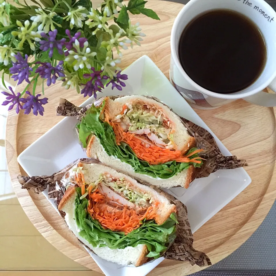 Snapdishの料理写真:5/15❤︎タンドリーチキン&クリームチーズの具沢山サンドイッチ❤︎|Makinsさん