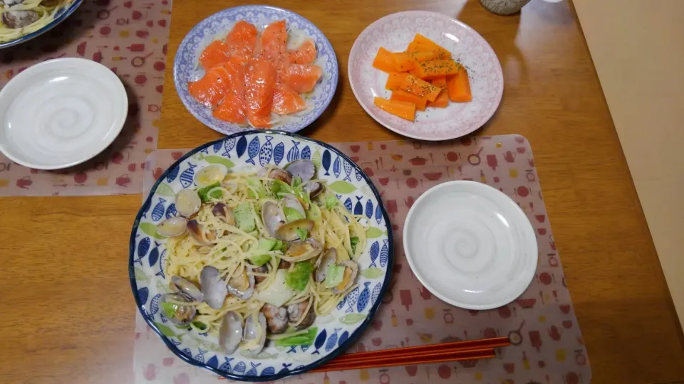 5月１４日　ボンゴレパスタ　サーモンのカルパッチョ　にんじんグラッセ|いもこ。さん