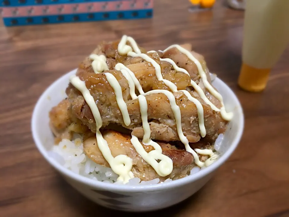 とりもものうまいうまい丼|四星球さん