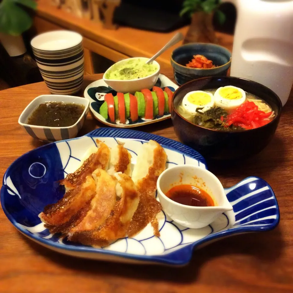 アベックラーメンで高菜ラーメン、トマトとアボカドのカプレーゼ風 2016.5.15|キラ姫さん