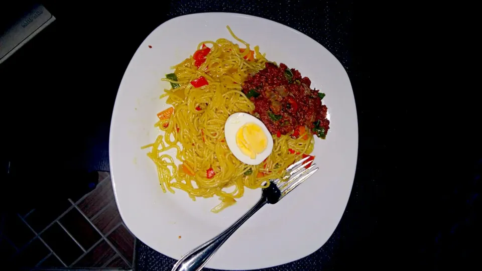 Spaghetti, boil eggs, and corned beef sauce #foodie #snapdish.  @itsmisscrystal @king_pacjow @kajaifia.|Joan Akpurhieさん