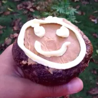 Snapdishの料理写真:Smiley Cupcake #peanutbutter|Luis Antonio Guerra Gonzálezさん