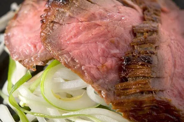 Grilled Japanese Beef with Daikon & Scallion Salad|💕Food Love💕さん