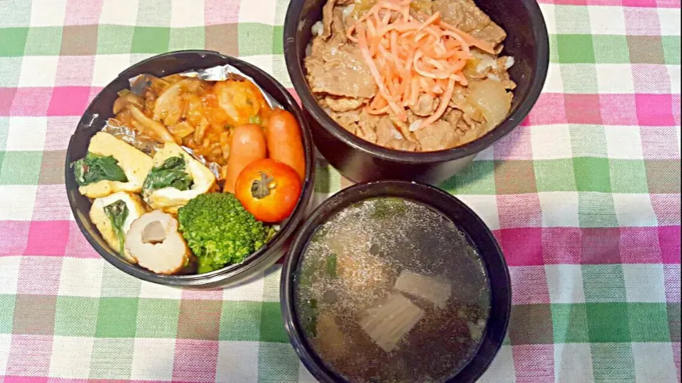 Snapdishの料理写真:牛丼と鶏チリとほうれん草卵焼きとウインナーとごぼ天と中華スープ。月曜日～|エリカさん