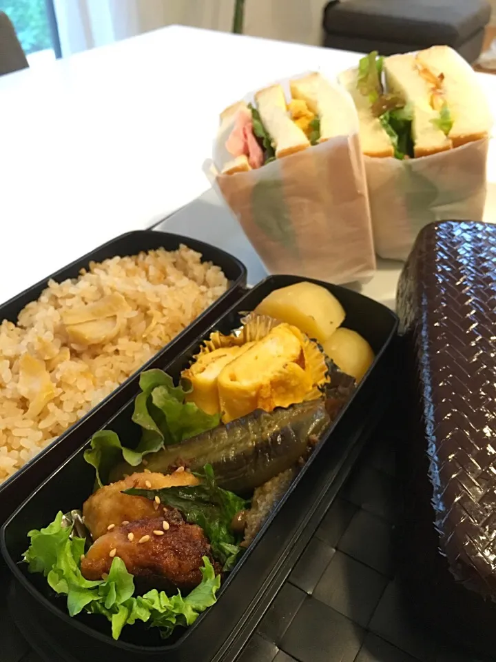 Snapdishの料理写真:兄さん弁当
筍ご飯   ジャガイモの煮物   
鶏とお豆腐のつくね  ナスと生姜炒め
卵焼き

妹弁当
卵焼きとハム  アボガド  トマト
サンドイッチ

ご飯好きとパン好き
甘やかしてはならないのですが…😅|nagisaさん